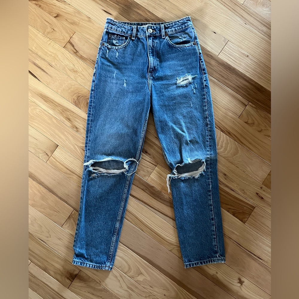 Zara Women’s Ripped Blue Jeans